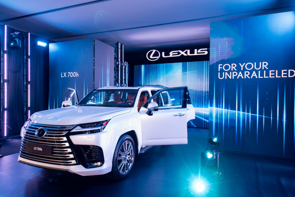 រថយន្ត​ LX​700h​ បង្ហាញវត្តមានជាផ្លូវការជាមួយប្រព័ន្ធ​Hybrid​ ថ្មី​ជានិម្មិត្តសញ្ញានៃ​ភាពប្រណីតរបស់ឡិចស៊ឺស​នៅក្នុងប្រទេសកម្ពុជា