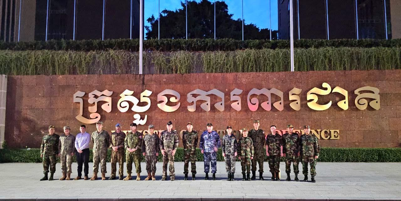 អនុព័ន្ធយោធាបរទេស ១៤រូប ពី ៩ ប្រទេស ចុះពិនិត្យស្ថានភាពព្រំដែន និងជនភៀសសឹក នៅឧត្តរមានជ័យ